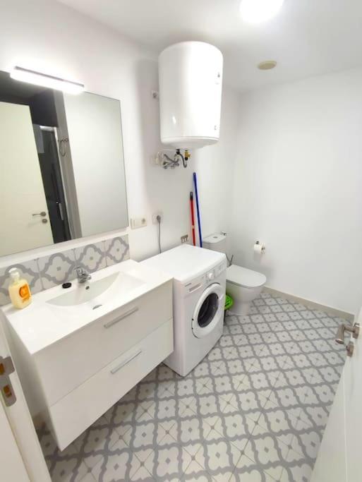 Apartament Near The Ocean In Playa San Juan Bagian luar foto